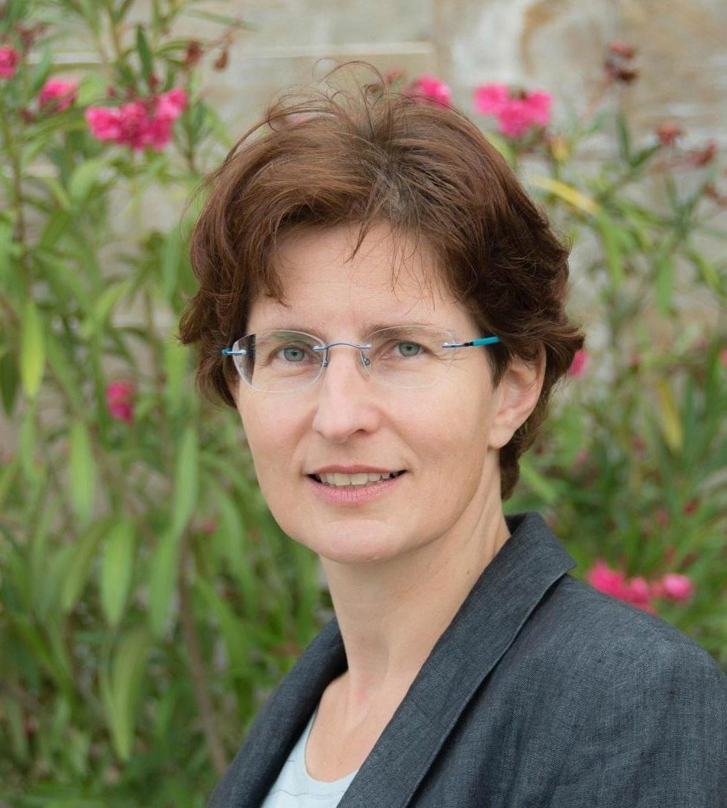 Dr. Gesine Hofinger