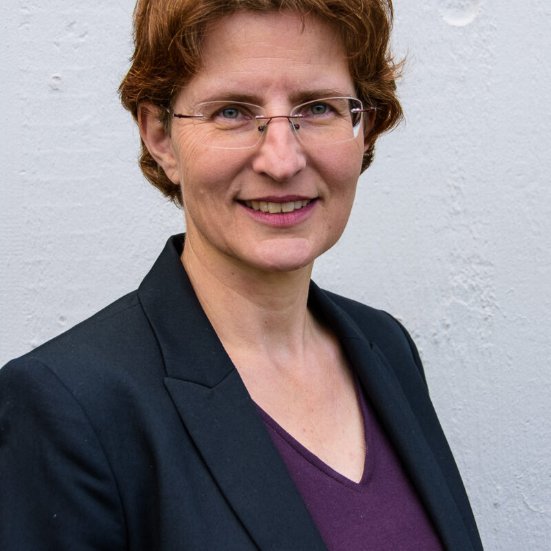 Dr. Gesine Hofinger